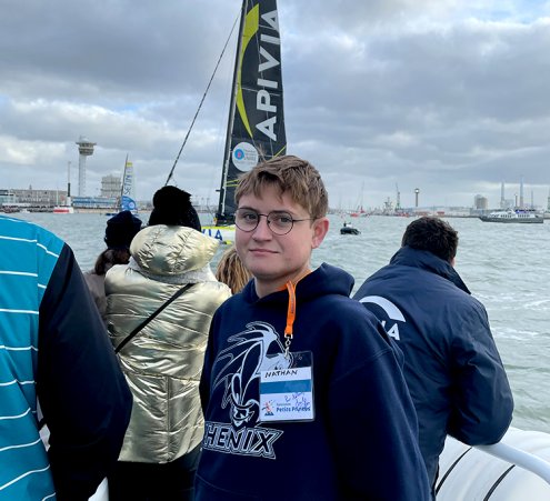D&eacute;couvrir l'Imoca Apivia de Charlie Dalin
