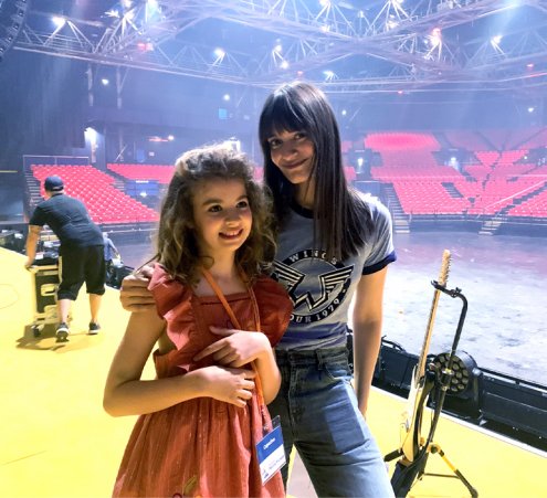 Chanter et danser avec Clara Luciani