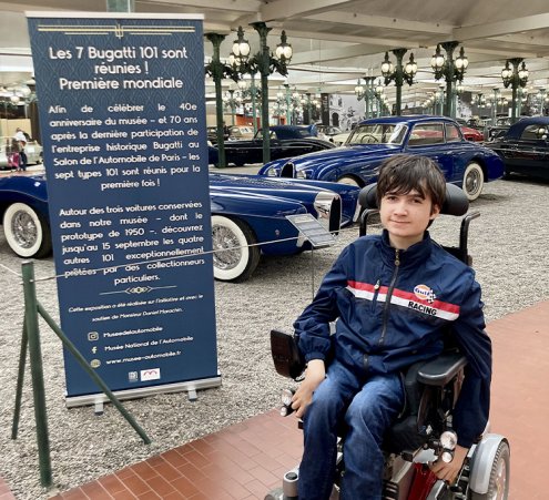 Thibault visite l'usine Bugatti 