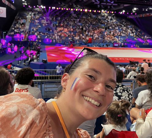 Emma assiste &agrave; l'&eacute;preuve de Judo 