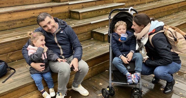 Ars&egrave;ne s'approche de ses animaux pr&eacute;f&eacute;r&eacute;s 