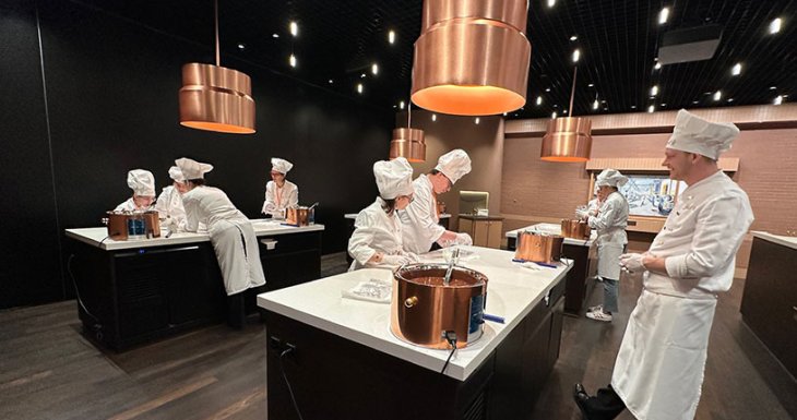 Des passionnés de pâtisserie au Lindt Home of Chocolate