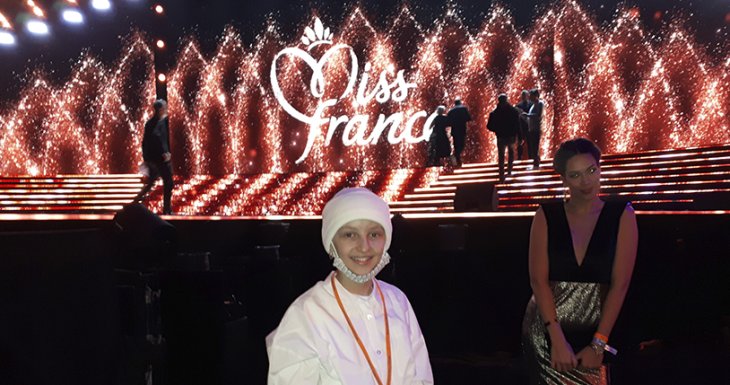 Naëlle assiste à l'élection de Miss France 2024