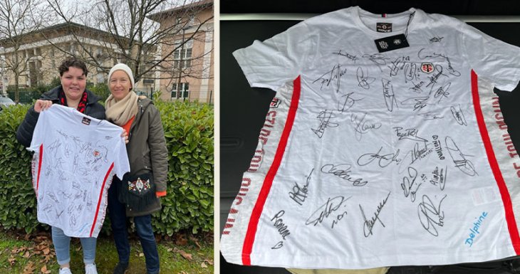 Lucie assiste à un match au stade Toulousain