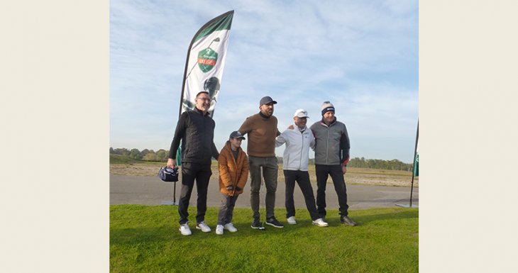 Jouer avec un golfeur professionnel