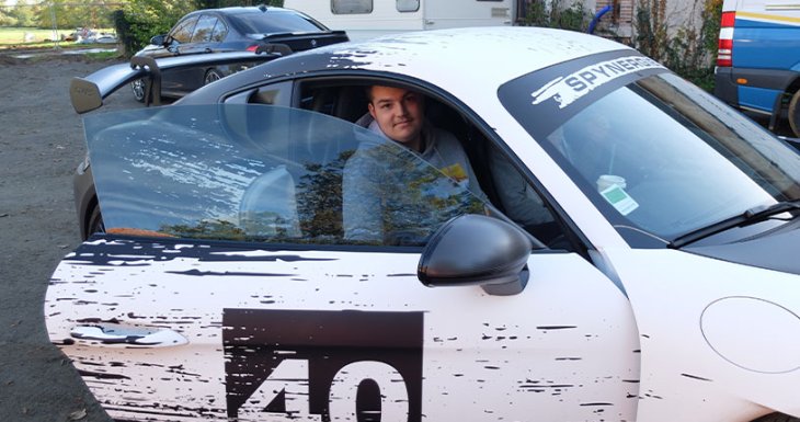 Des passionn&eacute;s de voitures rencontrent LABOISERIE