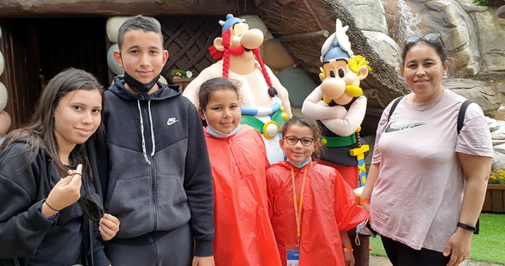 Un séjour au Parc Astérix pour Yasmine et sa famille