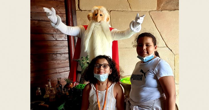 Un séjour au Parc Astérix pour Yasmine et sa famille