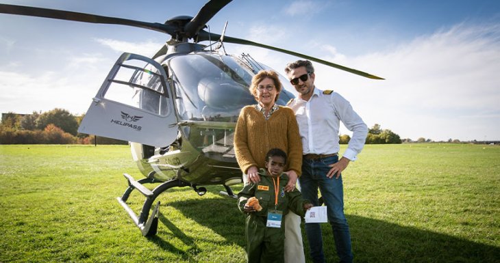 Rayan se balade en hélicoptère