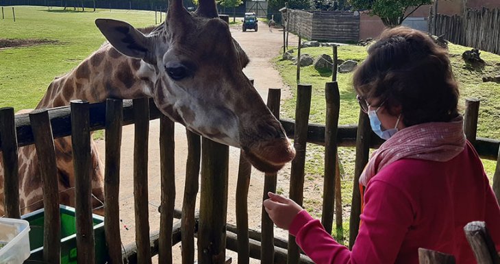 Inès, soigneuse au Zoo de la Boissière-du-Doré