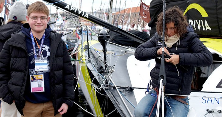 D&eacute;couvrir l'Imoca Apivia de Charlie Dalin