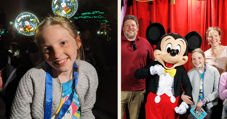 Adeline fait signer des autographes à Disney