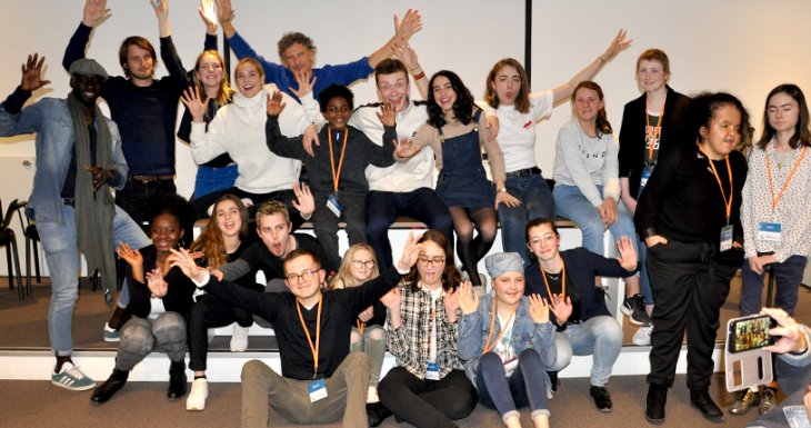 Rencontrer "Les Bracelets Rouges"