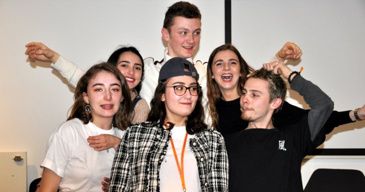 Rencontrer "Les Bracelets Rouges"