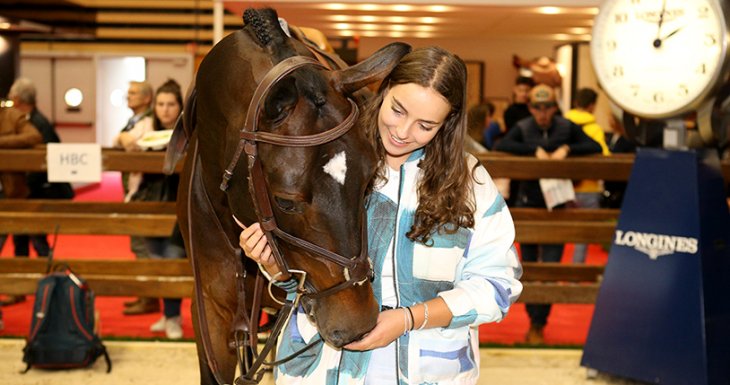Emma rencontre la championne de dressage