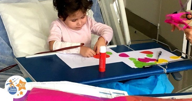 Une œuvre collective entre Christian Lacroix et des enfants de l’hôpital Trousseau